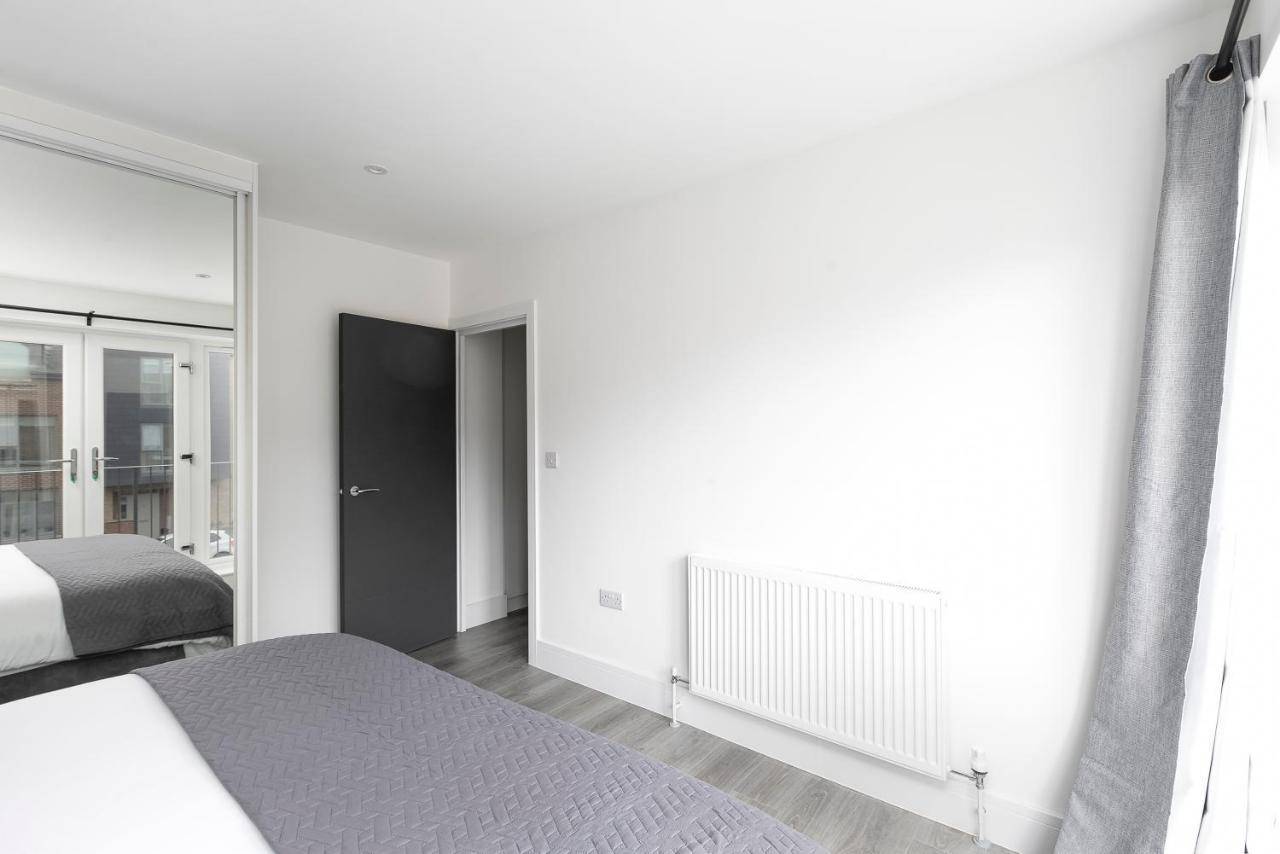 Skyvillion - London Enfield Chase Apartments With Parking & Wifi Ngoại thất bức ảnh
