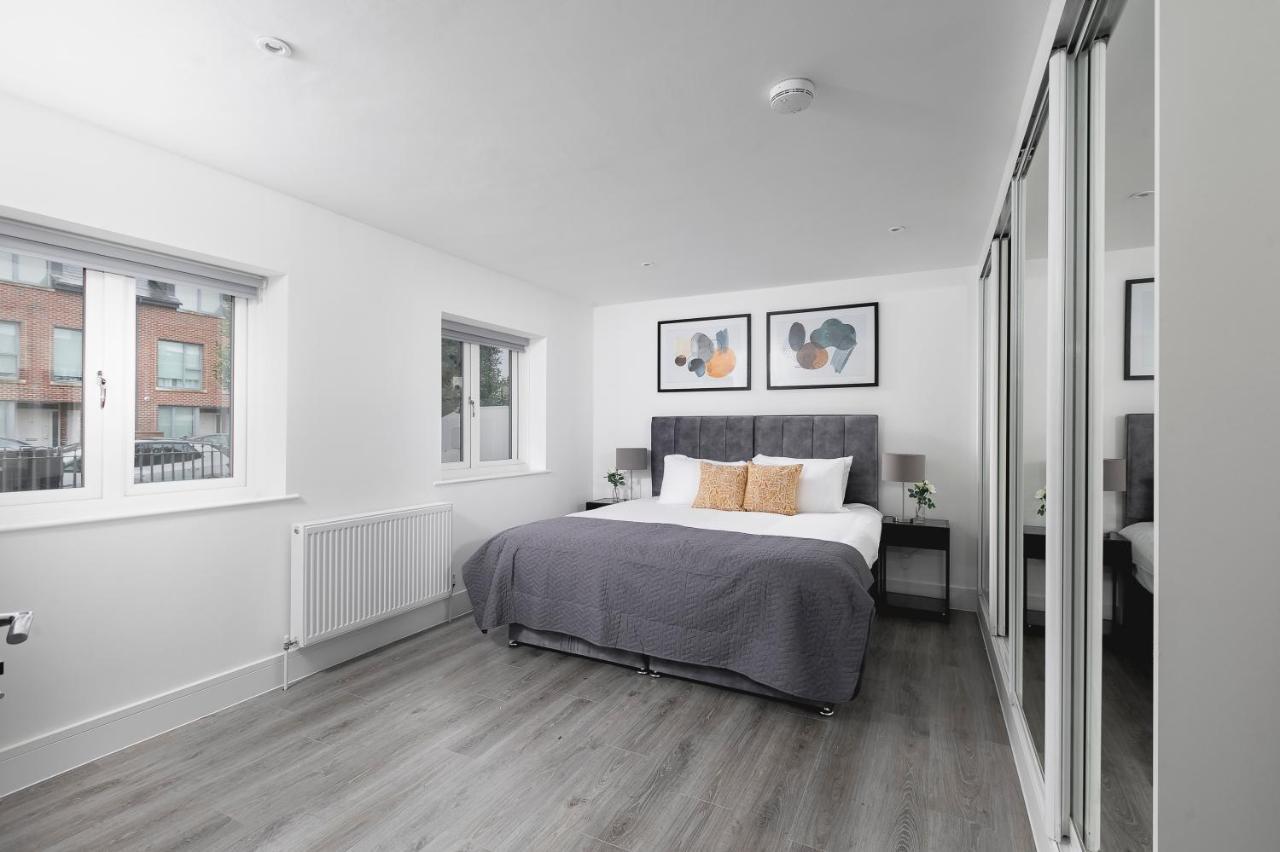 Skyvillion - London Enfield Chase Apartments With Parking & Wifi Ngoại thất bức ảnh