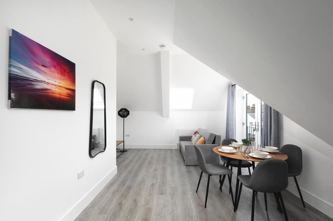 Skyvillion - London Enfield Chase Apartments With Parking & Wifi Ngoại thất bức ảnh