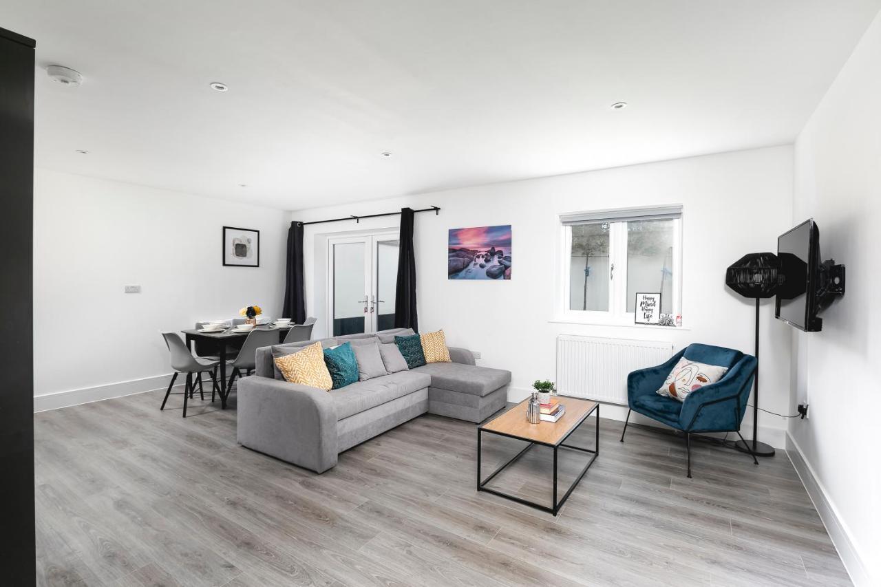 Skyvillion - London Enfield Chase Apartments With Parking & Wifi Ngoại thất bức ảnh