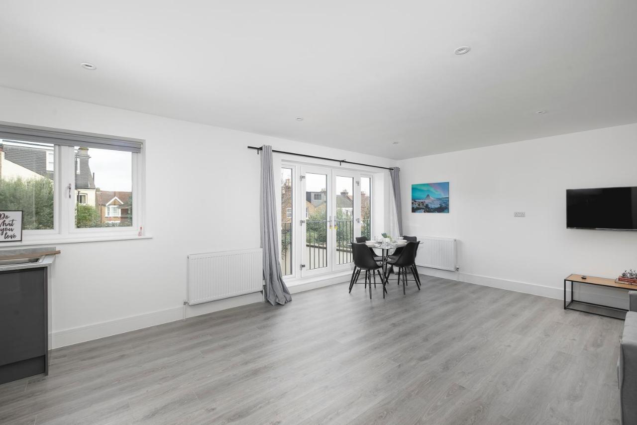 Skyvillion - London Enfield Chase Apartments With Parking & Wifi Ngoại thất bức ảnh