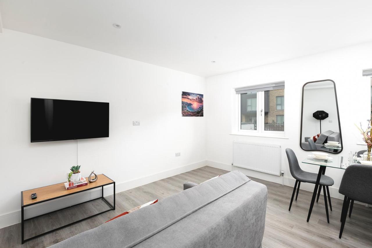 Skyvillion - London Enfield Chase Apartments With Parking & Wifi Ngoại thất bức ảnh