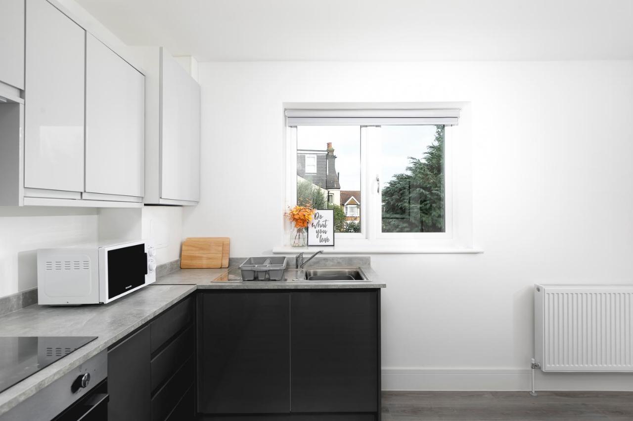 Skyvillion - London Enfield Chase Apartments With Parking & Wifi Ngoại thất bức ảnh