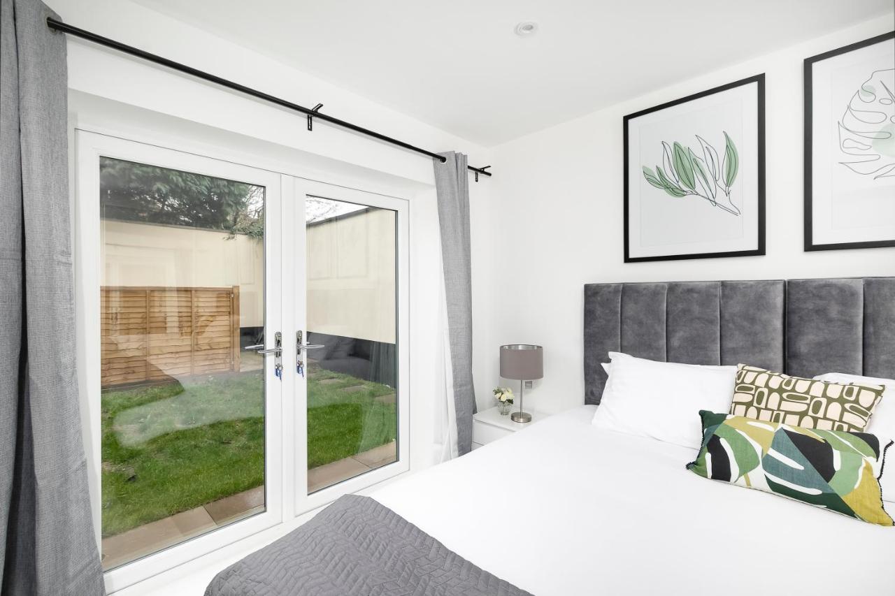 Skyvillion - London Enfield Chase Apartments With Parking & Wifi Ngoại thất bức ảnh
