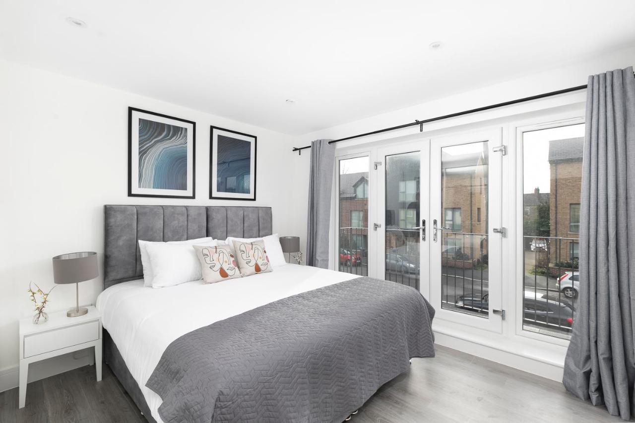 Skyvillion - London Enfield Chase Apartments With Parking & Wifi Ngoại thất bức ảnh
