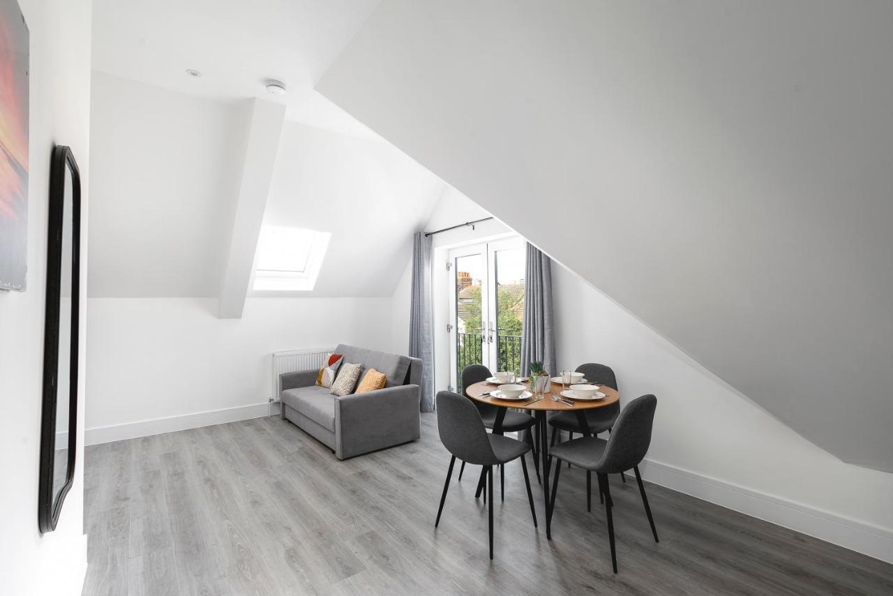 Skyvillion - London Enfield Chase Apartments With Parking & Wifi Ngoại thất bức ảnh