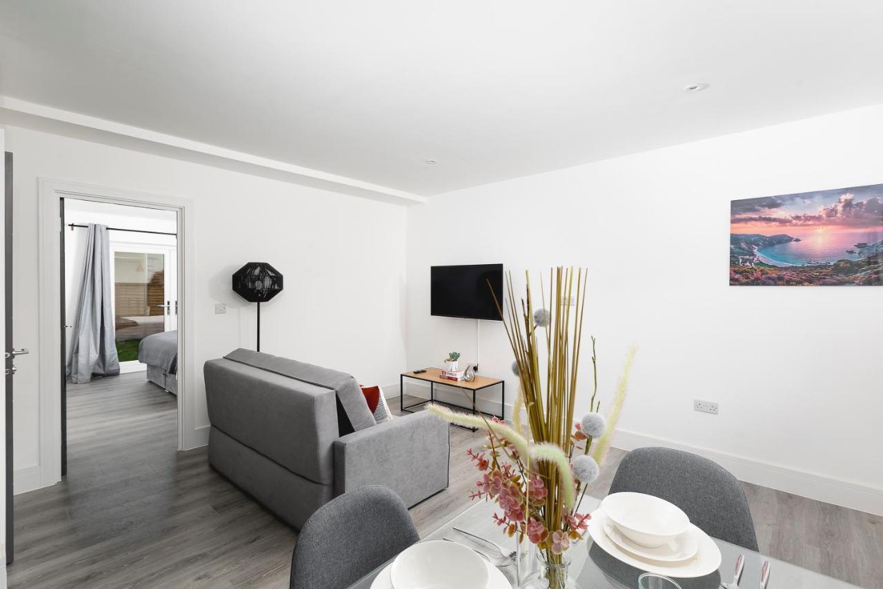 Skyvillion - London Enfield Chase Apartments With Parking & Wifi Ngoại thất bức ảnh