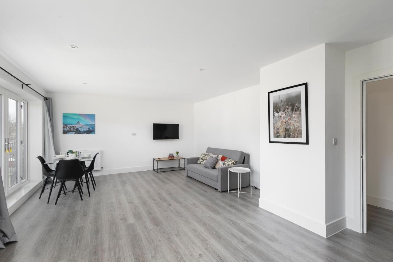 Skyvillion - London Enfield Chase Apartments With Parking & Wifi Ngoại thất bức ảnh