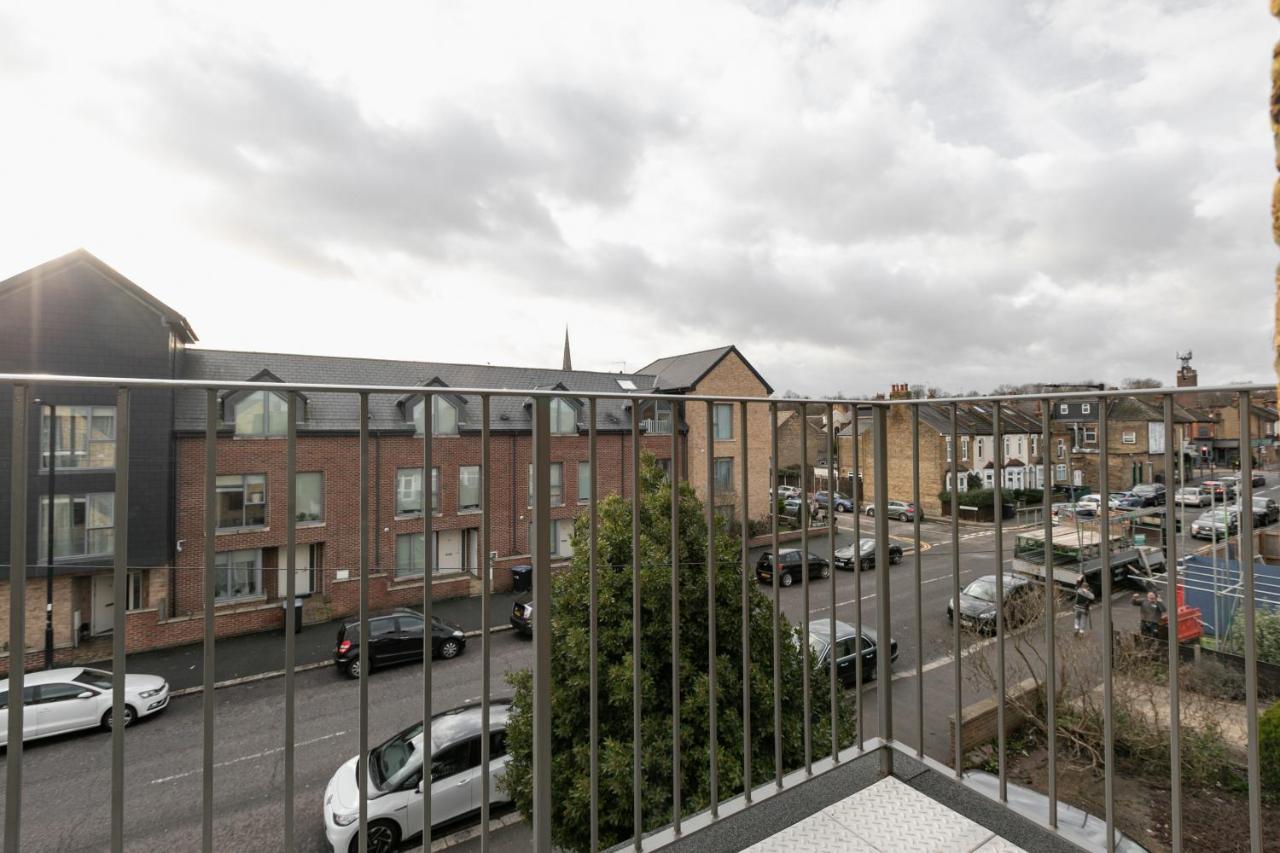 Skyvillion - London Enfield Chase Apartments With Parking & Wifi Ngoại thất bức ảnh