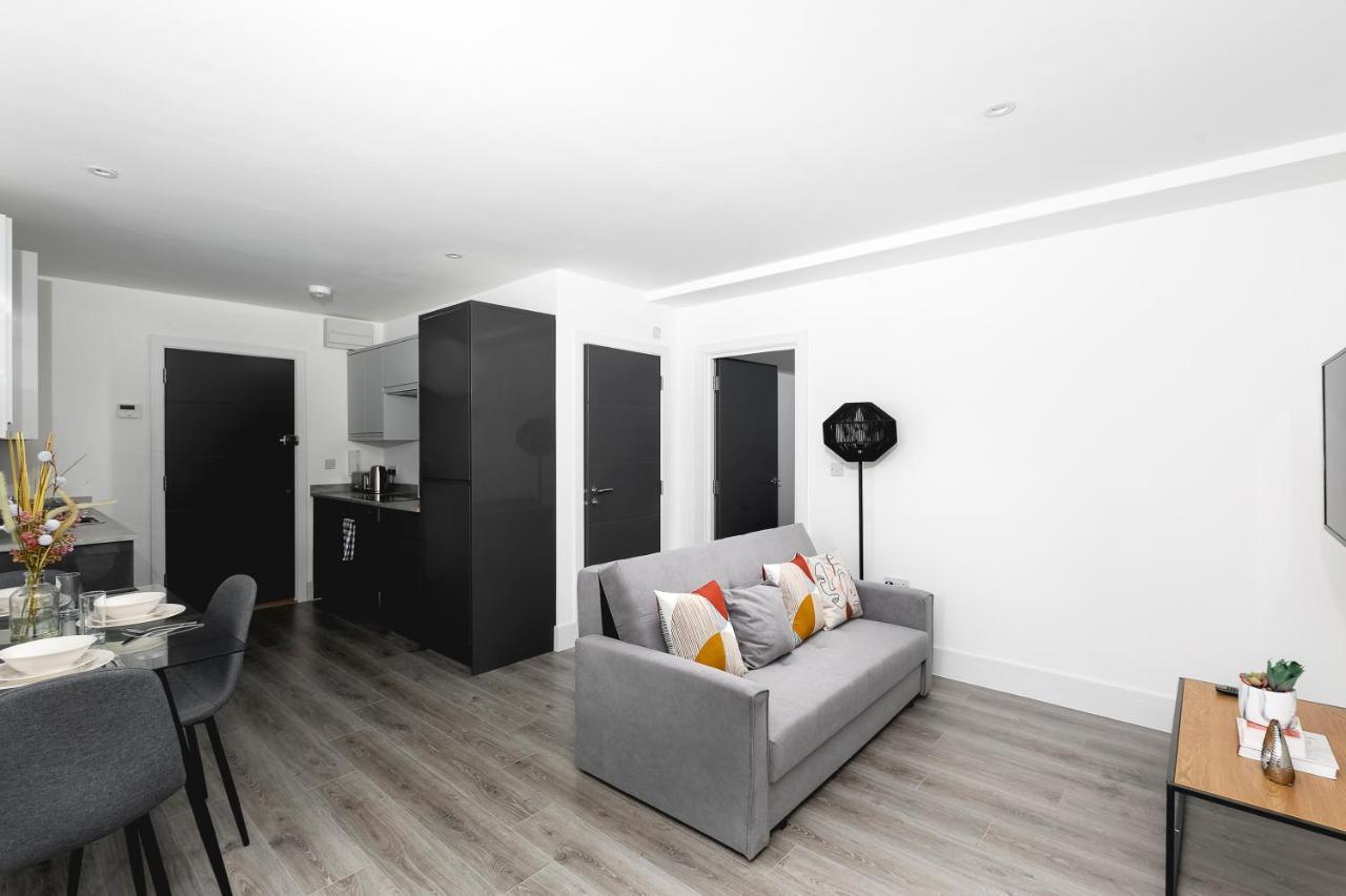 Skyvillion - London Enfield Chase Apartments With Parking & Wifi Ngoại thất bức ảnh