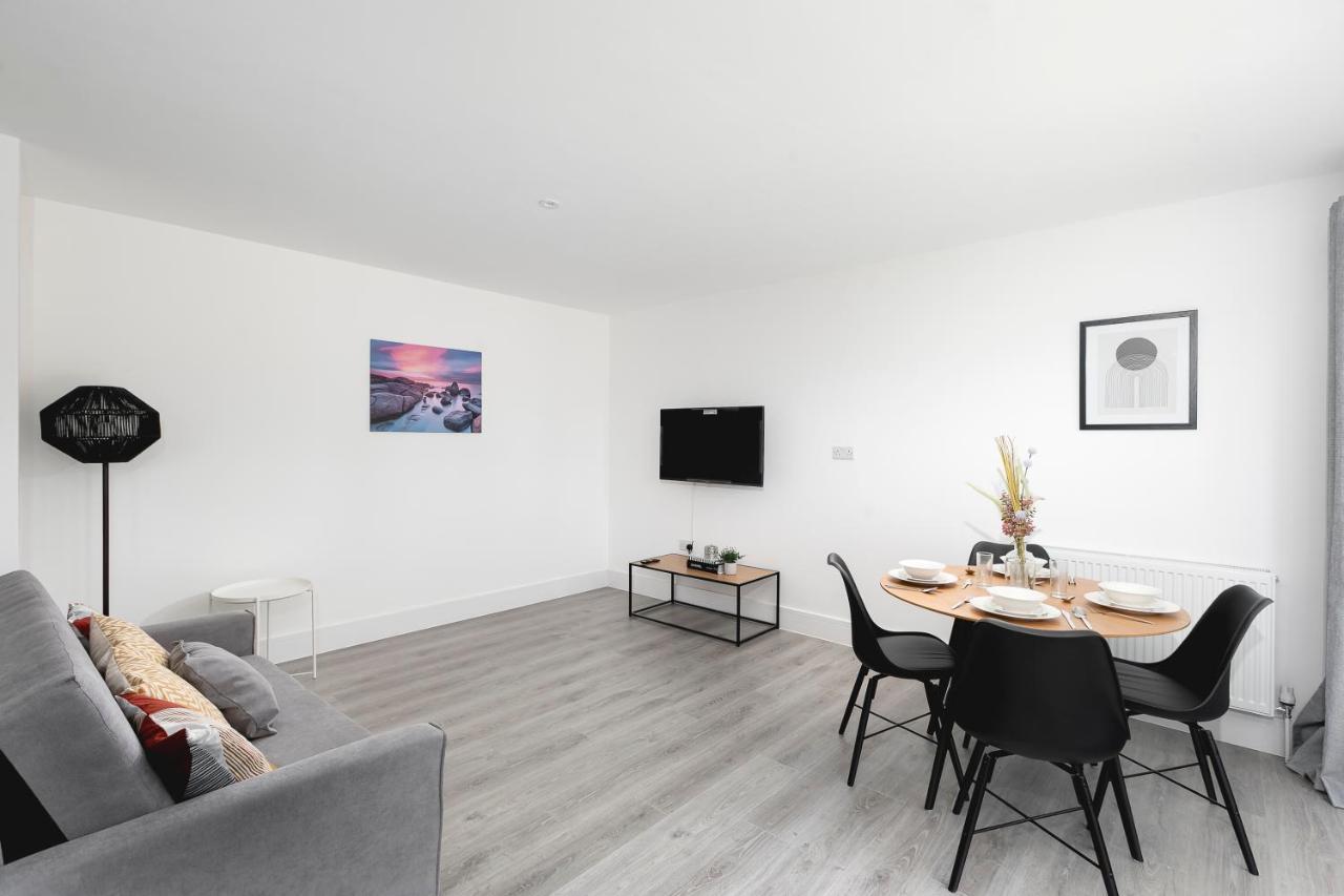 Skyvillion - London Enfield Chase Apartments With Parking & Wifi Ngoại thất bức ảnh