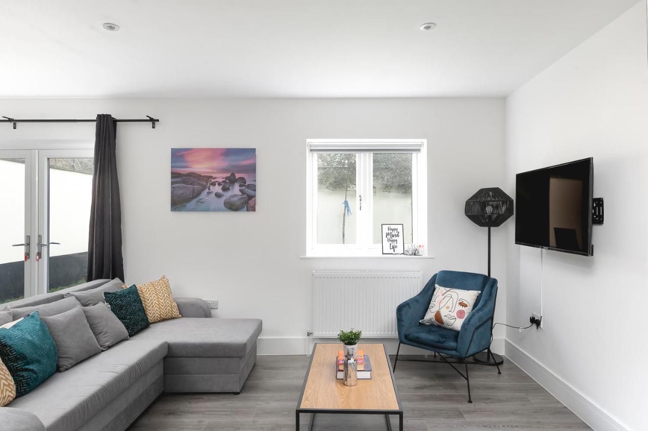 Skyvillion - London Enfield Chase Apartments With Parking & Wifi Ngoại thất bức ảnh